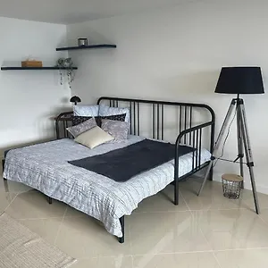 Petite Maison Studio Tout Confort Cosy Autoroute Et Gare , Givors France